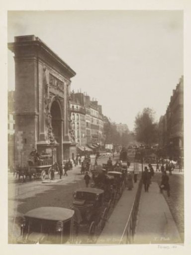 Boulevard de Bonne-Nouvelle in Paris with the Porte Saint-Denis on the left
