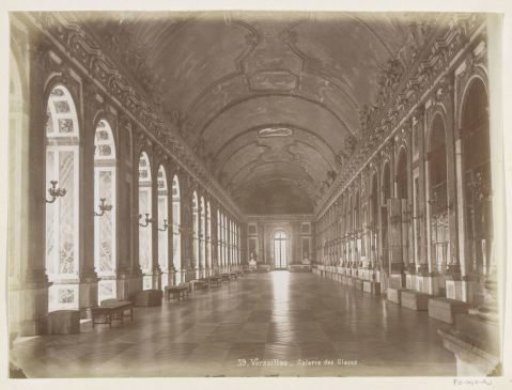 Hall of Mirrors in the Palace of Versailles