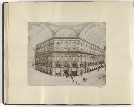 Passage Vittorio Emanuele in Milan, viewed from inside