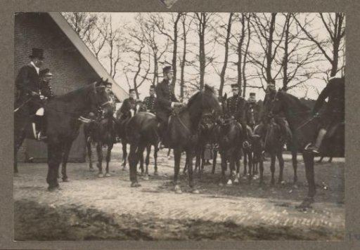 Equestrian scene at the Royal Woodlands of Het Loo: uniformed riders at a farmhouse
