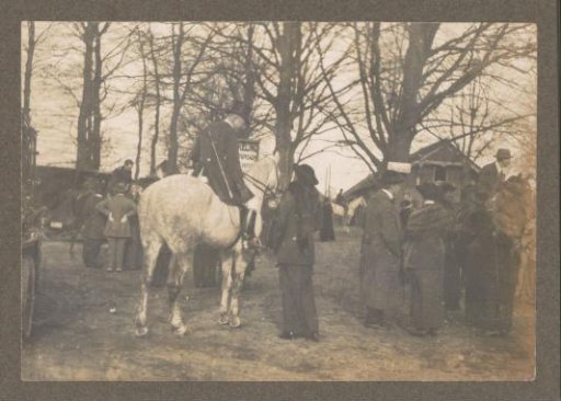 Equestrian scene at the Royal Forest Management Het Loo: group and riders at café de Krakeling