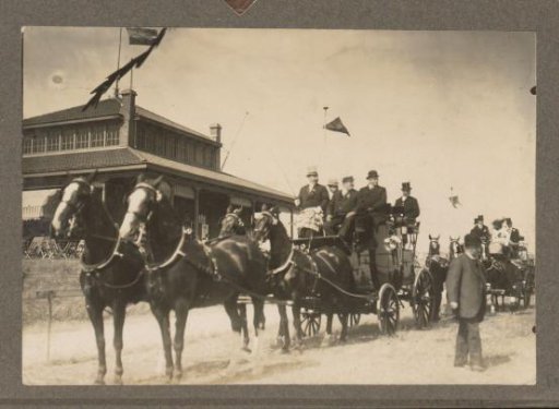 Four-horse carriage of Baron van der Goes van Dirxland from The Hague during the first marathon of the Netherlands at Houtrust, The Hague