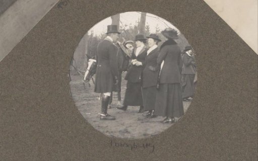 Equestrian scene at the Royal Forest Estate Het Loo: rider in conversation with three women