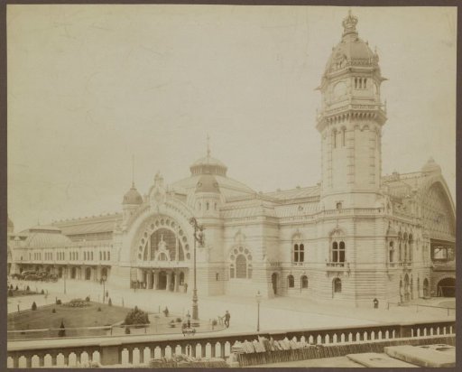 View of the front facade of the station building of Cologne