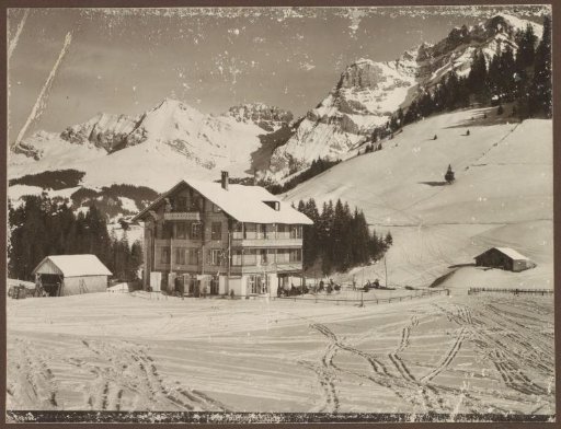 View of a chalet in the snow-covered mountains of Gilbach (Adelboden)