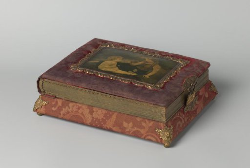 Photo album with music box