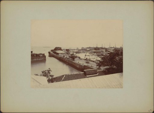 View of docks in the harbour of Bombay