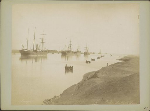 Ships on the Suez Canal at the level of the lakes
