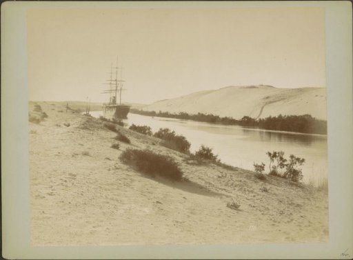 Ship on the Suez Canal