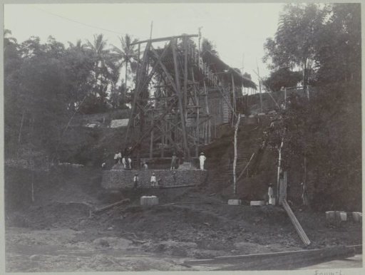 Completed abutment of bridge with mounted bridge pier on the western bank of the Kali Brantas south of Malang (Photo XII)