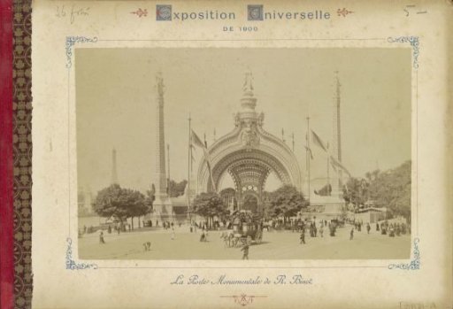 Entrance gate to the grounds of the 1900 World's Fair at the Place de la Concorde in Paris