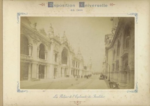 Palais de l'Esplanade seen from the Invalides in Paris