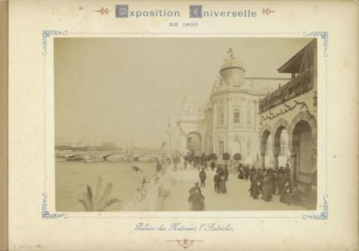 Rue des Nations in Paris at the level of the Austrian pavilion (in the background)