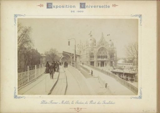 Moving walkways at the Station du Pont des Invalides in Paris