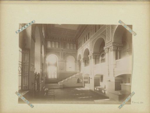 Waiting room in the station of Baku