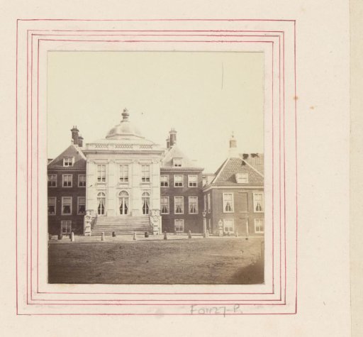 Front of the Palace Huis ten Bosch in The Hague