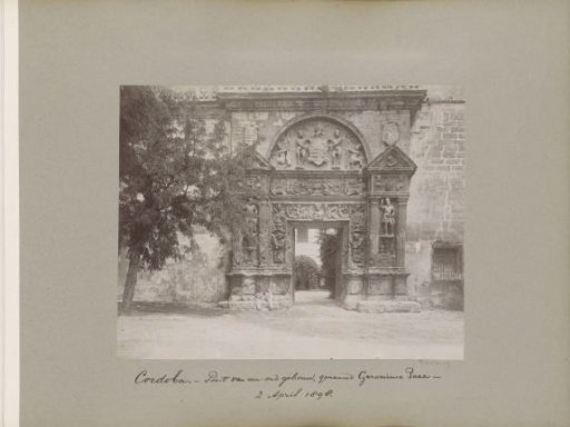 Gate of the Palacio de los Páez de Castillejo in Córdoba