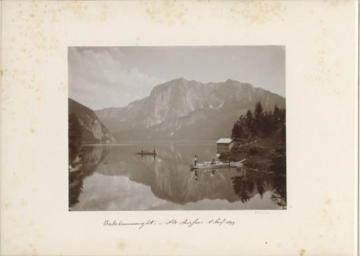View of the Altausseer See in the Salzkammergut with boats and surrounding mountains