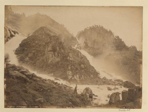 'Twin Waterfall' of Låtefossen in Norway