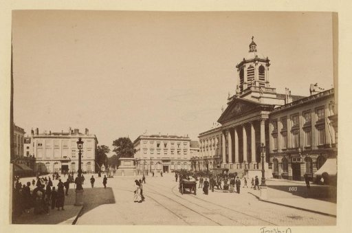King's Square in Brussels with the St. James-on-the-Koudenberg Church on the right and centrally the equestrian statue of Godfrey of Bouillon