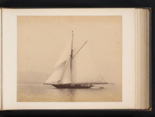 Sailing ship Calluna afloat