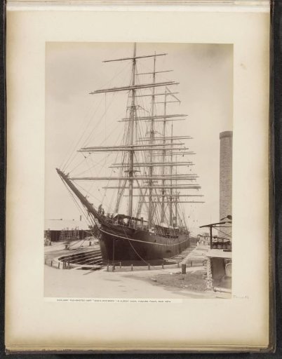Five-master 'Maria Rickmers' in the Albert Dock of the Tanjong Pagar Dock Co. Ltd. in Singapore