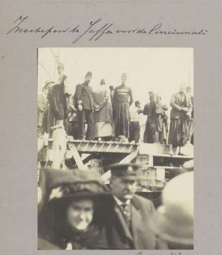 Embarkation of passengers at the ship 'Cincinnati' in Jaffa