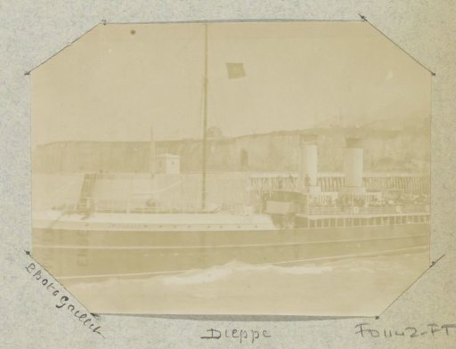 Sailing ship with the coast of Dieppe in the background