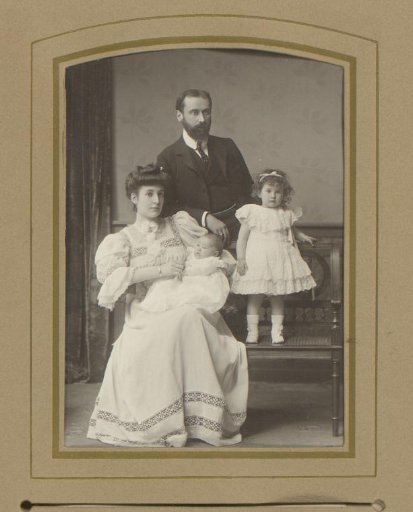 Portrait of a man, a woman and two children
