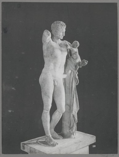 Statue of Hermes with the child Dionysos by Praxiteles