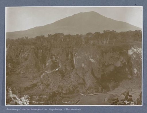 Karbouwengat with Mount Singgalang in the background in Sumatra