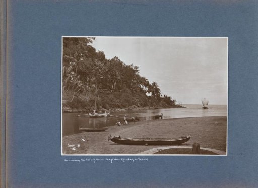 Mouth of the Batang Aron near the Apenberg in Padang