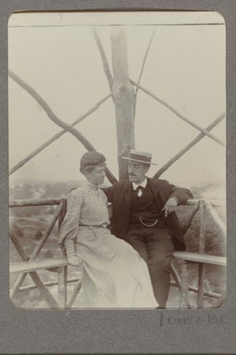 Portrait of Christiaan Otto Roelofs and Charlotte Roelofs-van der Schilt, seated on a lookout tower