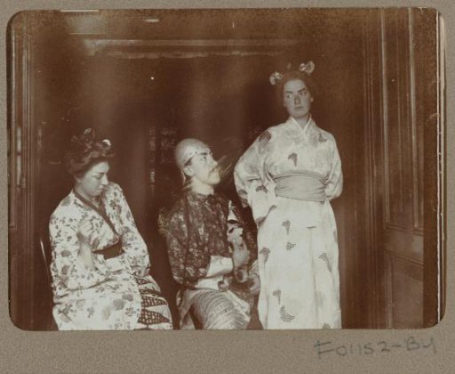 Group portrait of Christiaan Otto Roelofs and two women in costume