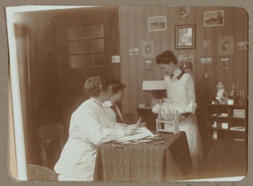 Charlotte Roelofs-van der Schilt as a trainee pediatrician