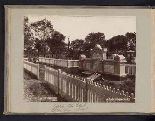Cemetery of Kota-Petjoet with the Kota-Pohama monument