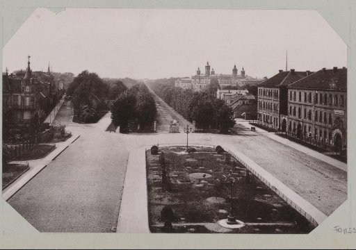 View of the Herrenhausen Allee at Hannover