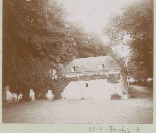 Exterior of a coach house, probably in Italy or France