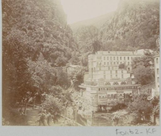 View of the hotel and spa Pujade in Amélie-les-Bains