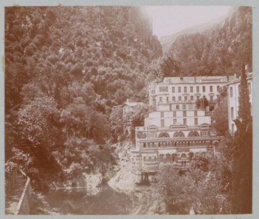 View of the hotel and spa Pujade in Amélie-les-Bains