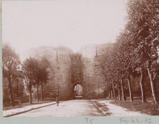 View of the entrance gate of the Castle of Coucy