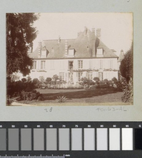 Country house with garden in Coucy-le-Château