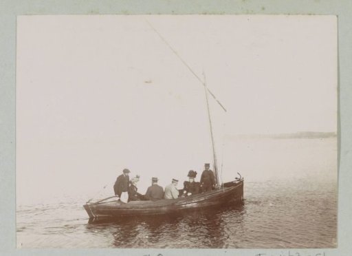 Company in a sailing boat, probably off the coast of Le Moulleau near Arcachon