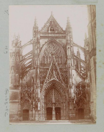 Front of the Abbaye de la Trinité in Vendôme