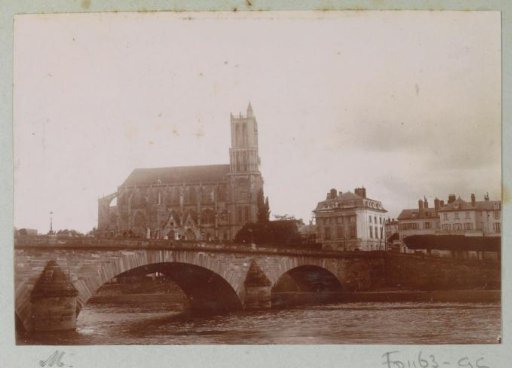 View of Mantes-la-Jolie with the Notre Dame de Mantes and a bridge