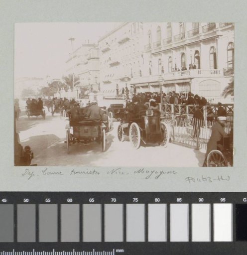 Automobiles at the start of the Nice-Magagnosc race