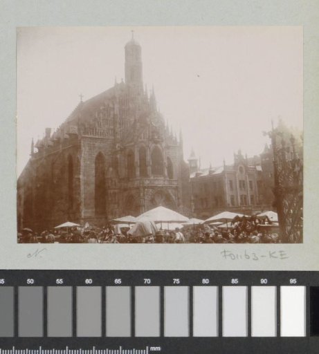 Our Lady's Church in Nuremberg with a market in the foreground