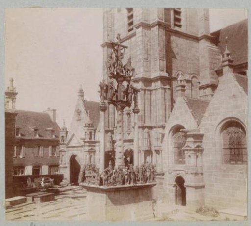 Church with churchyard (enclos paroissial) at Saint-Thégonnec
