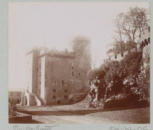 Donjon of the Château-Dauphin in Pontgibaud