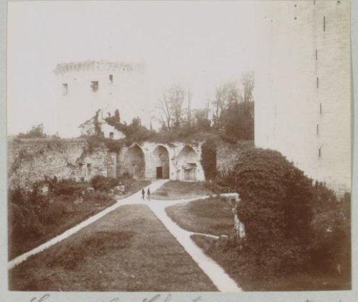 View of the ruins of the Château de Coucy